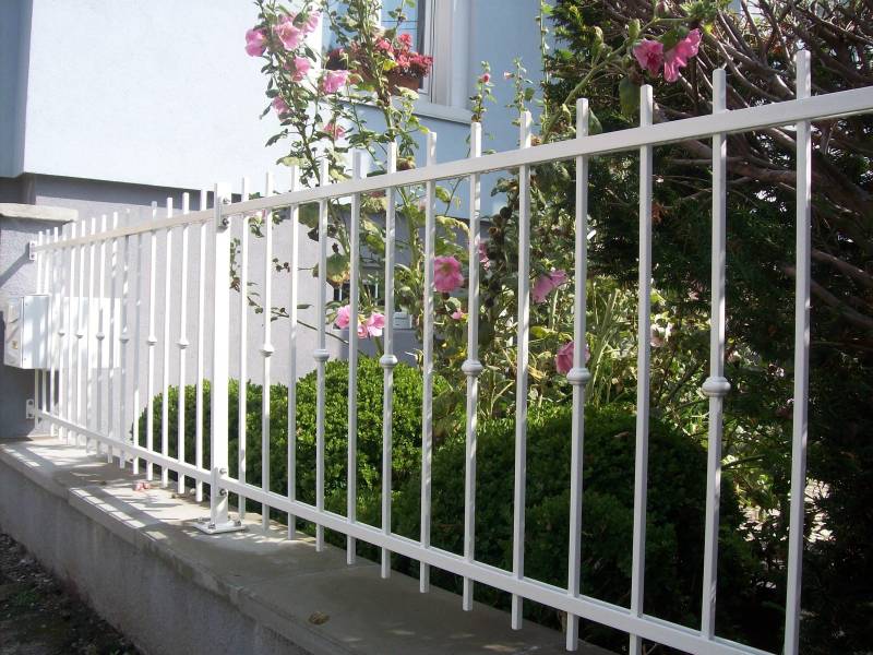 Fabrication et pose de clôture sur un muret avec motif simple à Erstein près de Sélestat